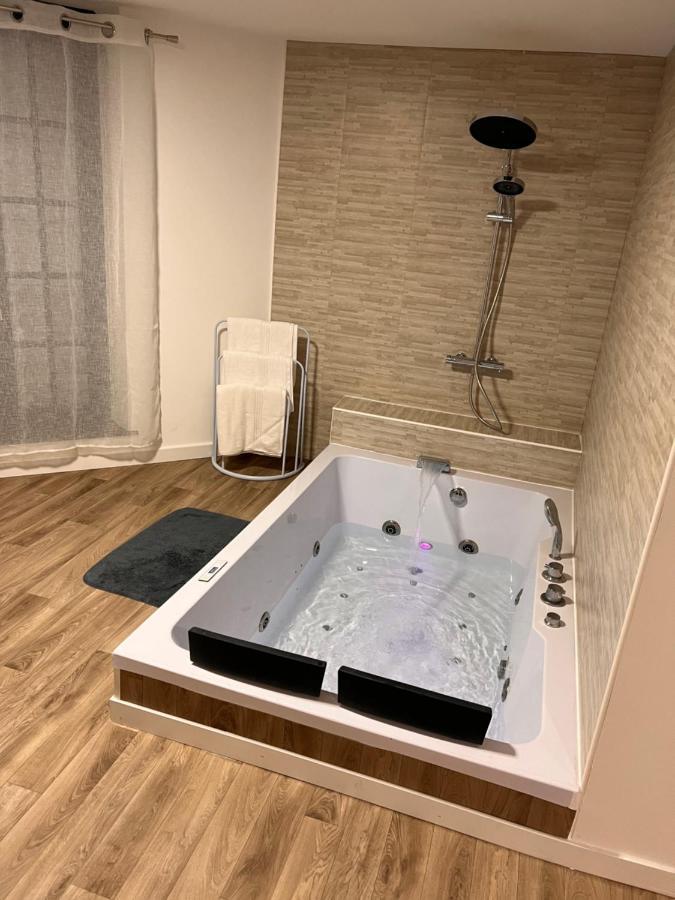 Magnifique Loft 35M2 Jacuzzi Rvb Night 1 Hotel Amiens Exterior photo
